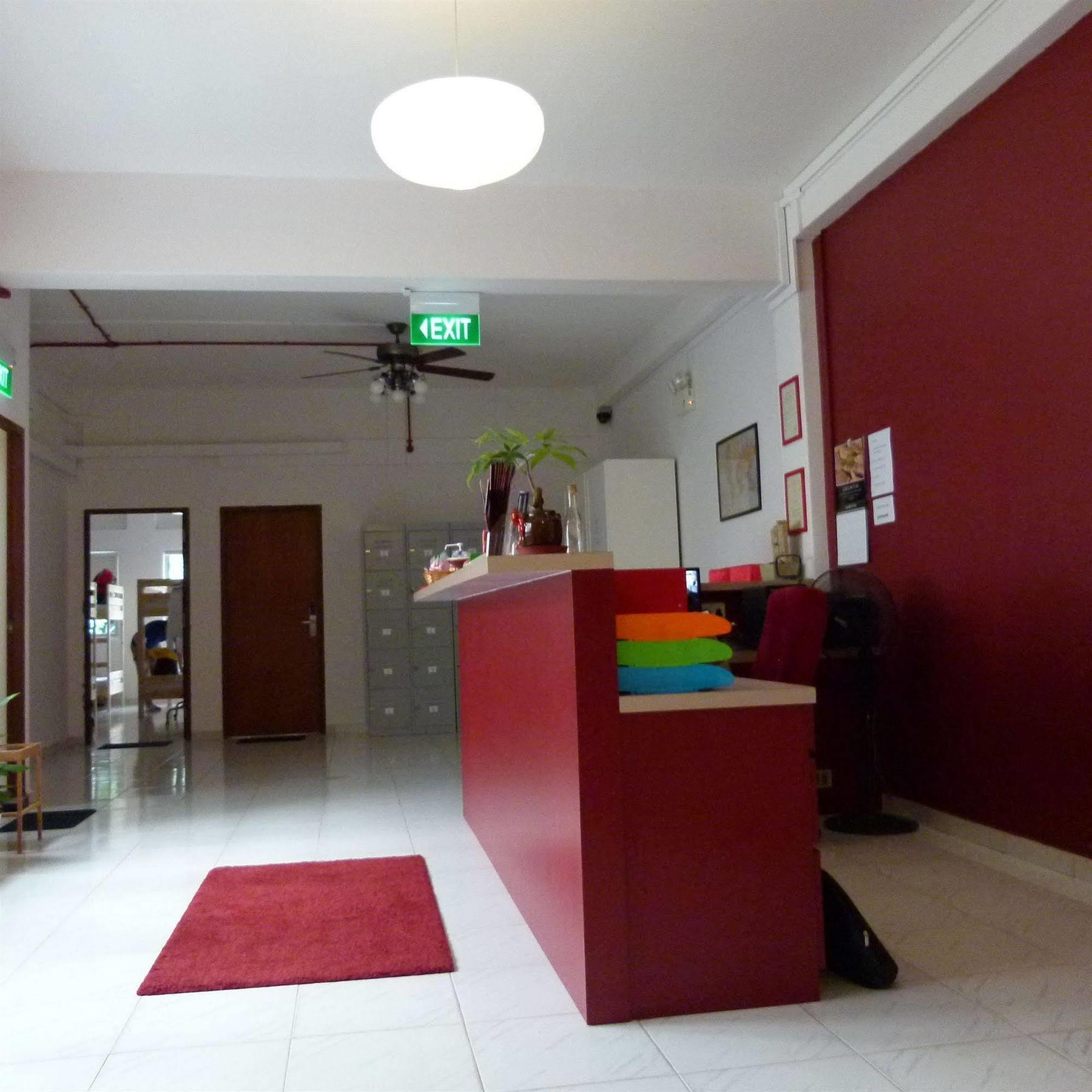 Gusti Bed & Breakfast Singapur Exterior foto