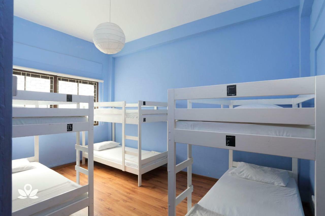 Gusti Bed & Breakfast Singapur Exterior foto